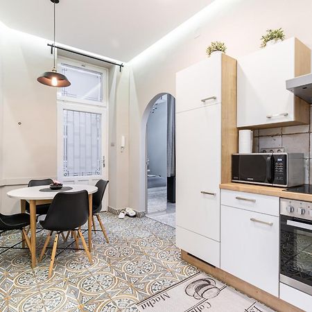 Sea Holly Apartment - With Perfect Location 2 Separate Bdrms Budapesta Exterior foto