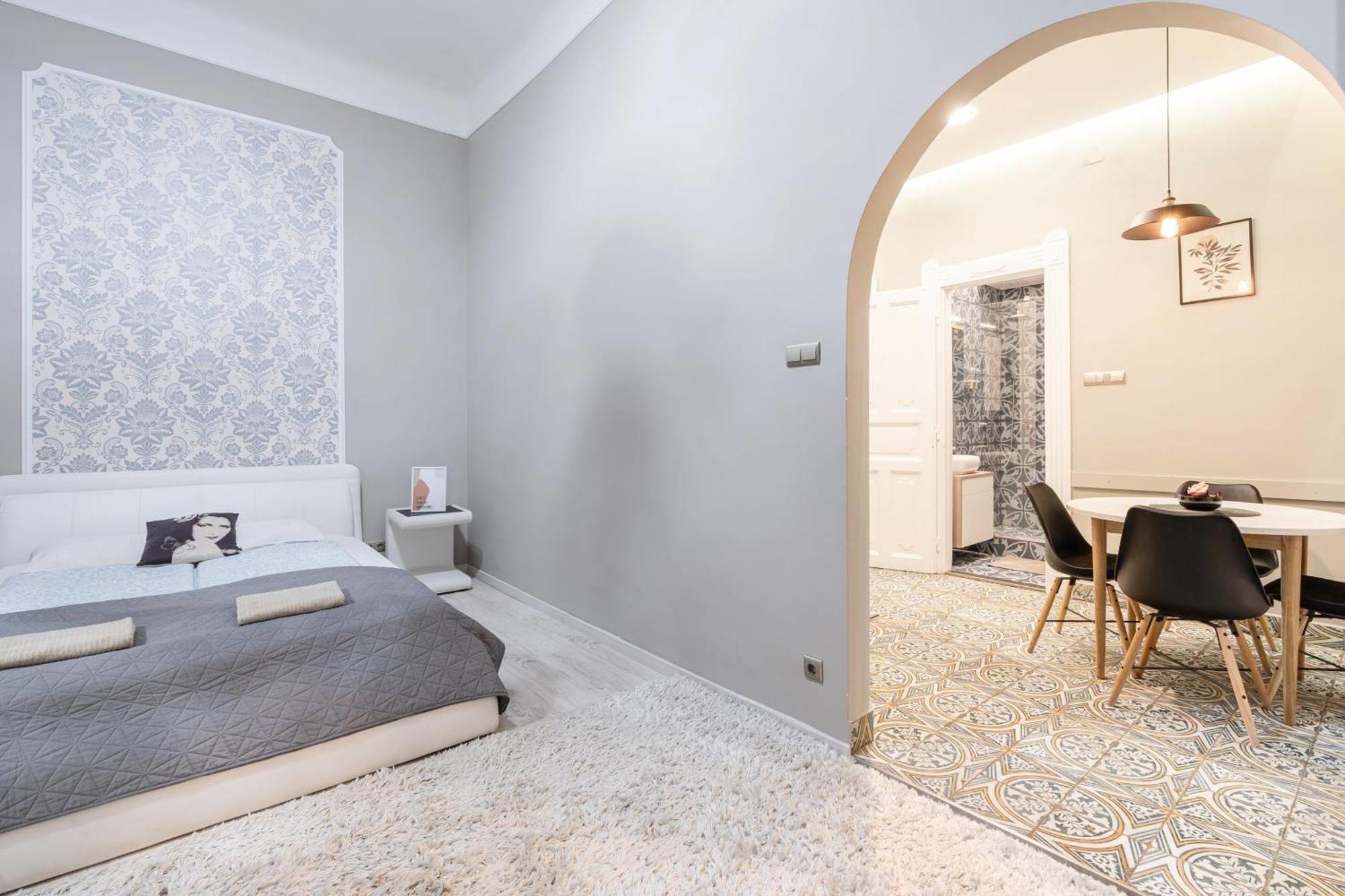 Sea Holly Apartment - With Perfect Location 2 Separate Bdrms Budapesta Exterior foto