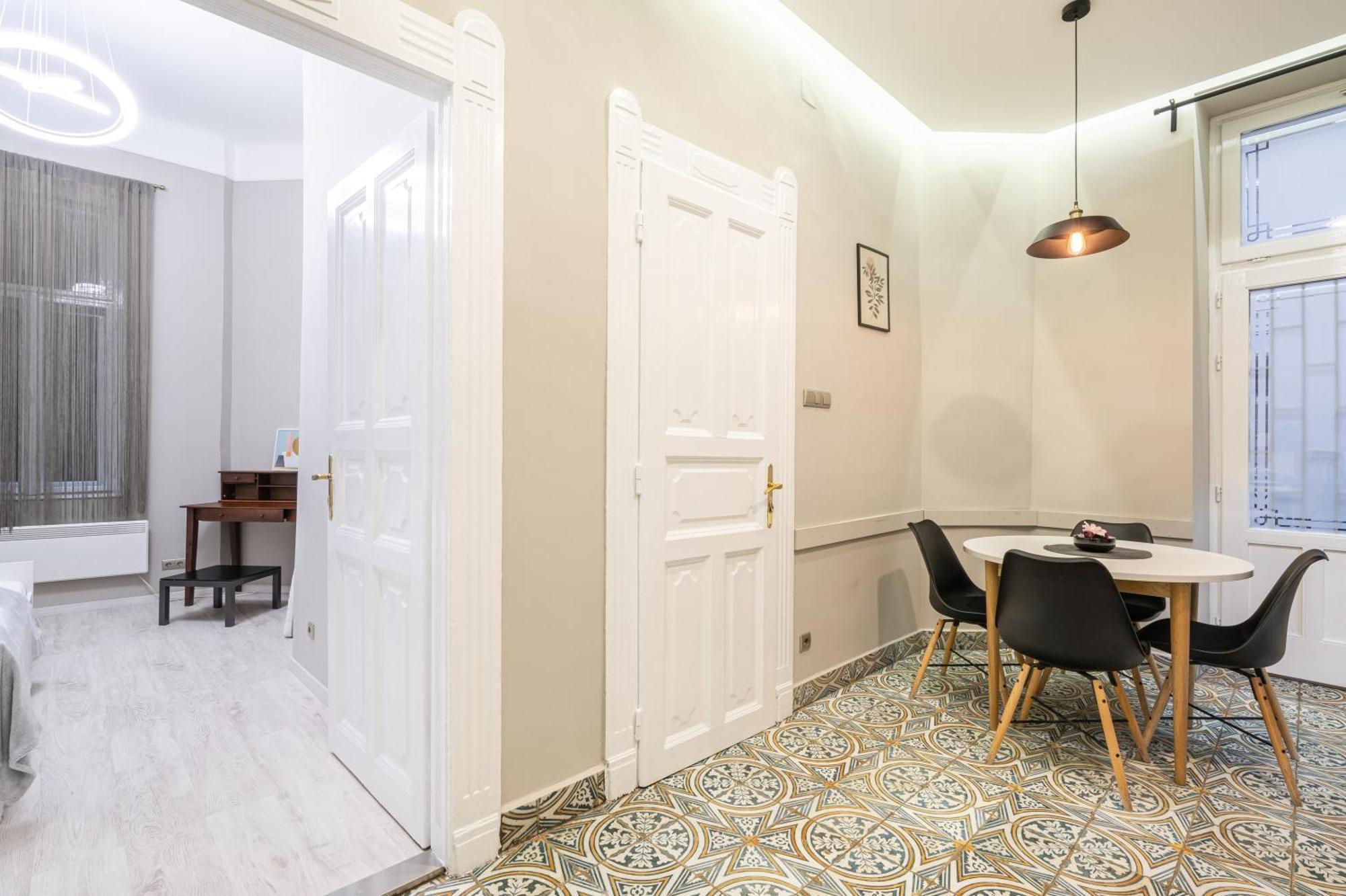 Sea Holly Apartment - With Perfect Location 2 Separate Bdrms Budapesta Exterior foto