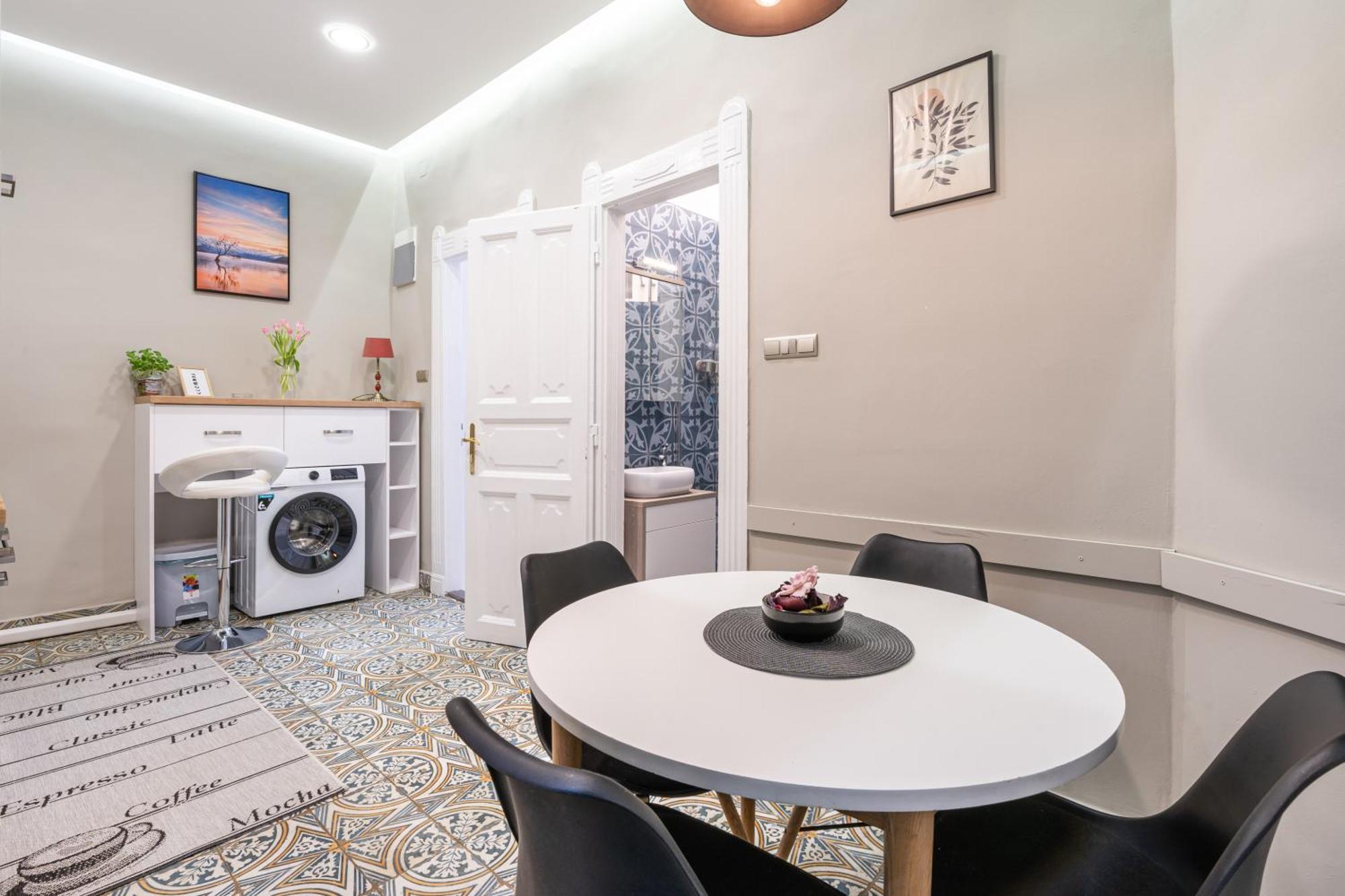 Sea Holly Apartment - With Perfect Location 2 Separate Bdrms Budapesta Exterior foto