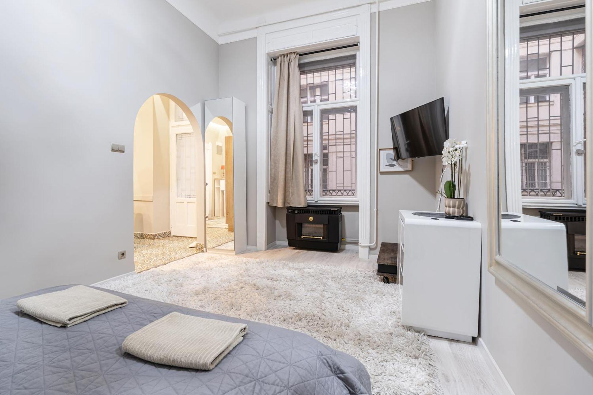 Sea Holly Apartment - With Perfect Location 2 Separate Bdrms Budapesta Exterior foto
